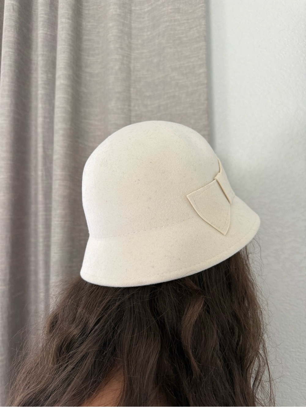 100% wool cream bucket hat with bow detail